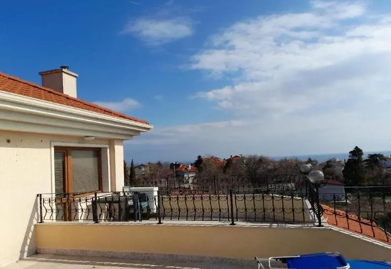 ゲストハウス Villa B&B ヴァルナ
